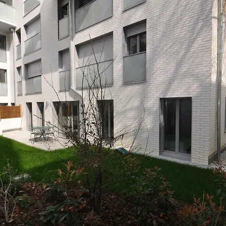 شقة Stylish 3-bedroom With Garden In The Eiffel Tower Area *