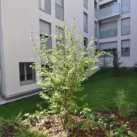 Stylish 3-bedroom With Garden In The Eiffel Tower Area *