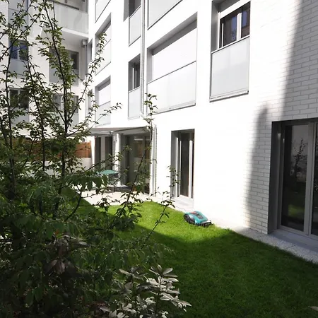 Stylish 3-bedroom With Garden In The Eiffel Tower Area شقة باريس