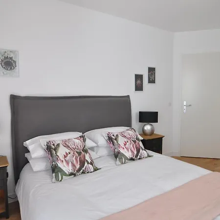 شقة Stylish 3-bedroom With Garden In The Eiffel Tower Area باريس