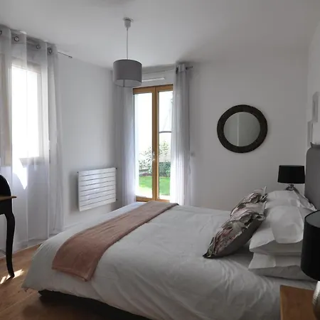 Stylish 3-bedroom With Garden In The Eiffel Tower Area باريس