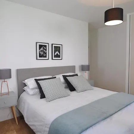 شقة Stylish 3-bedroom With Garden In The Eiffel Tower Area باريس